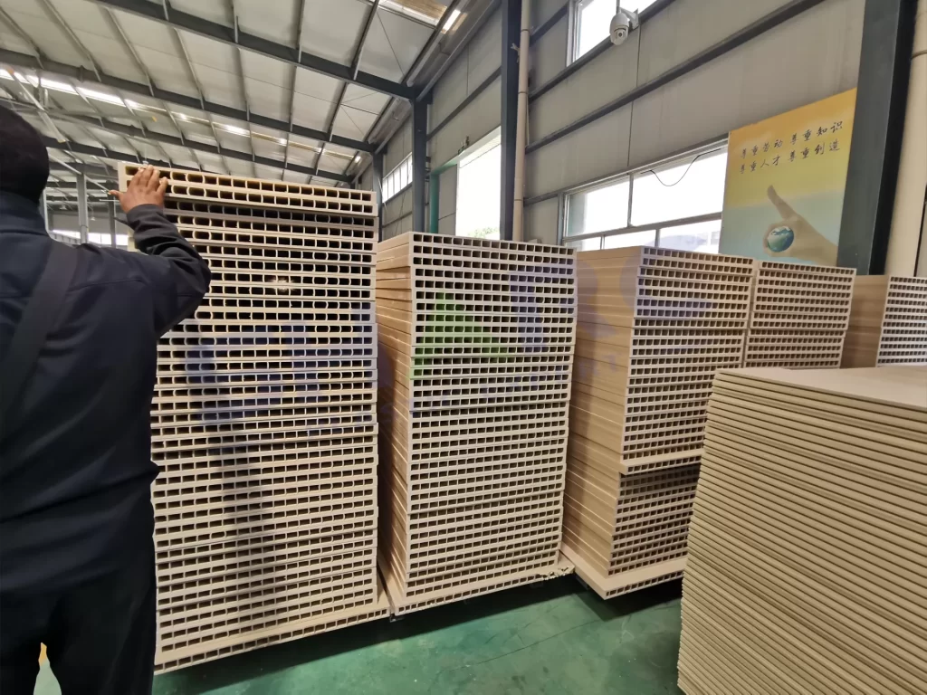 Customer-Factory-3-1727427109-1024x768